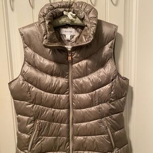 Calvin Klein Women's Puffer Vest - Taupe/Tan